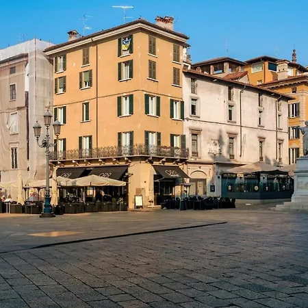 Appartement Host4u - Loggia Square In Center Piazza Della Loggia & Piazza Vittoria *
