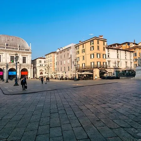 Appartement Host4u - Loggia Square In Center Piazza Della Loggia & Piazza Vittoria *
