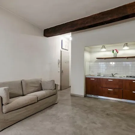 Appartamento Loggia - Center - By Host4u