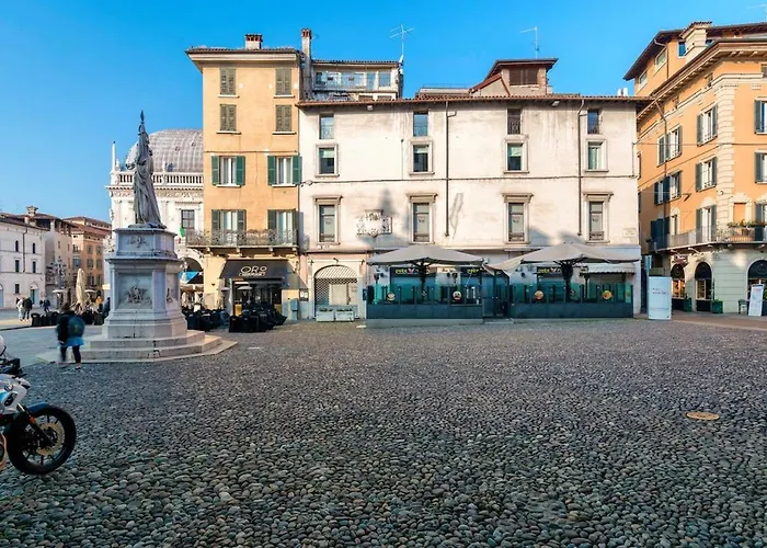 Host4u - Loggia Square In Center Piazza Della Loggia & Piazza Vittoria * Brescia