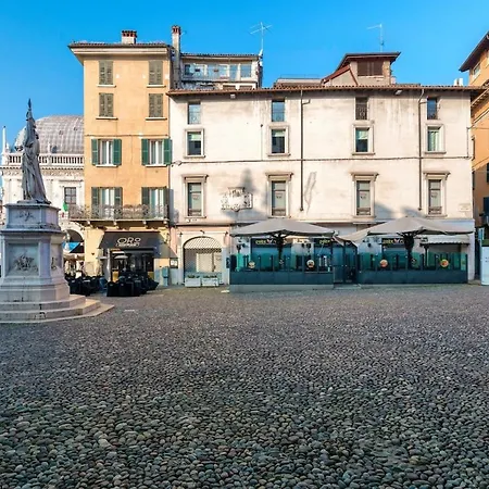 Host4u - Loggia Square In Center Piazza Della Loggia & Piazza Vittoria * Brescia