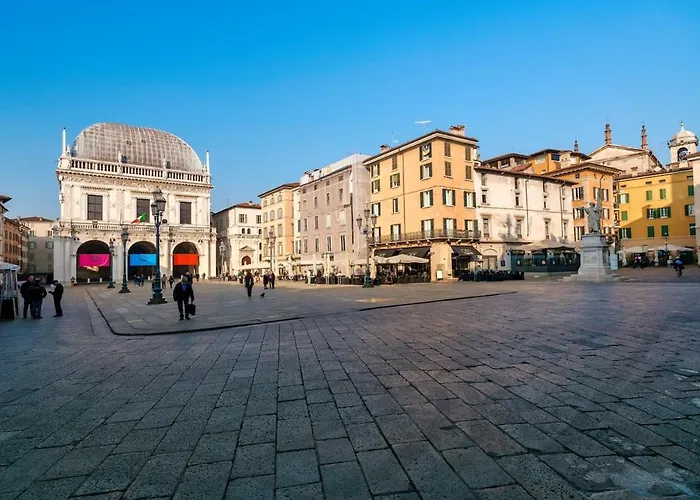 Apartman Host4u - Loggia Square In Center Piazza Della Loggia & Piazza Vittoria *